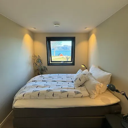 New By The Fjord Apartment Stadlandet