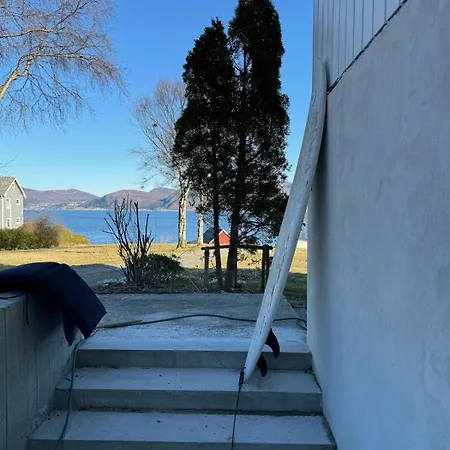 Apartment New By The Fjord Stadlandet