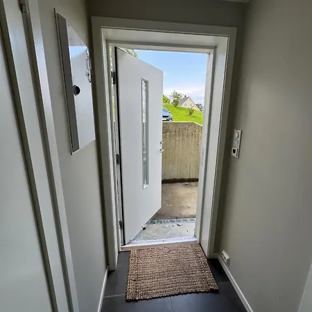 Apartment New By The Fjord Stadlandet